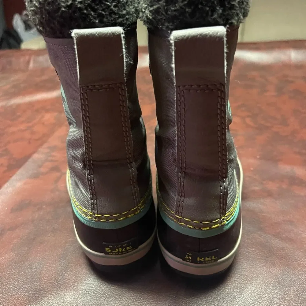Sorel waterproof gray and turquoise winter boots, size 3‎